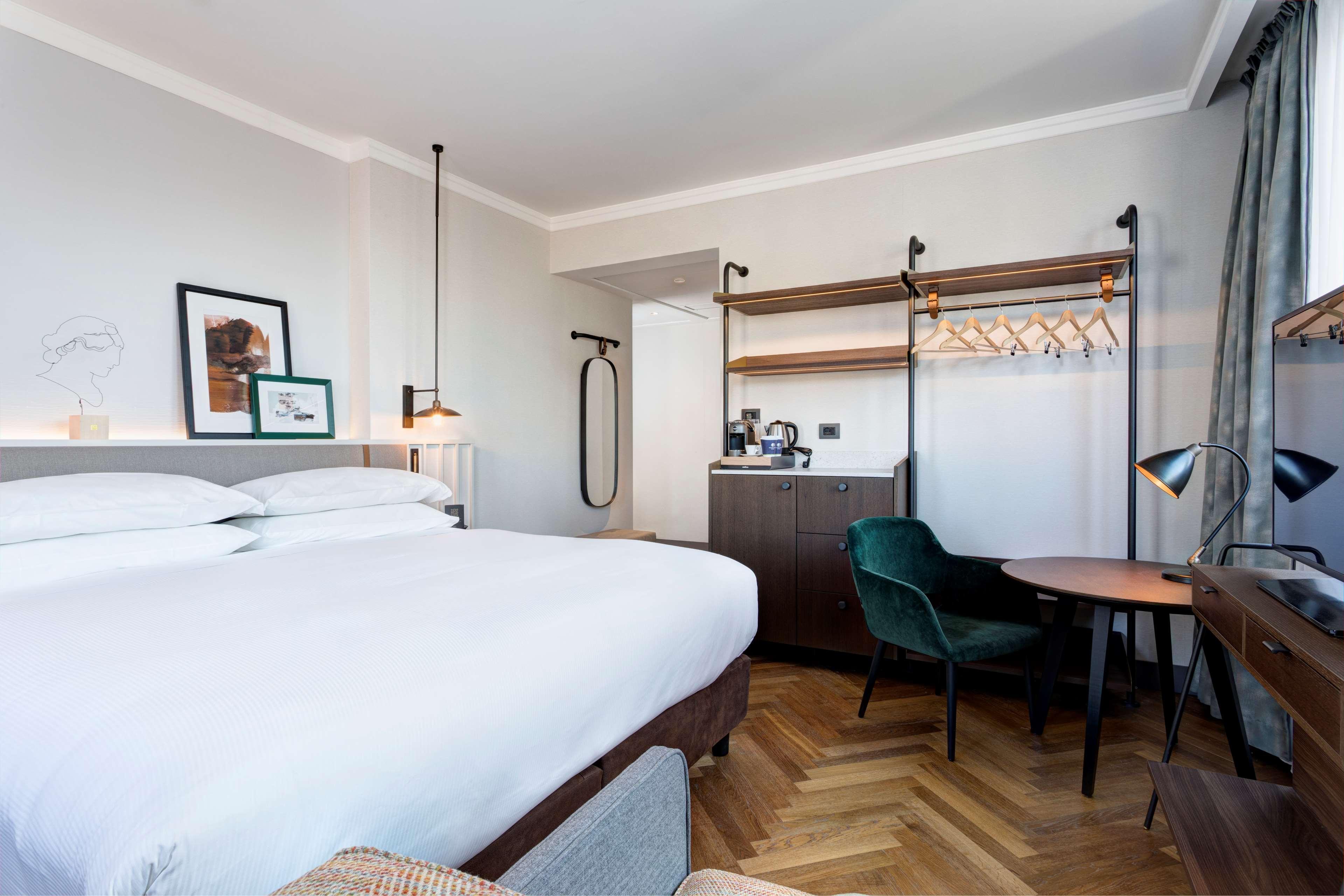 Doubletree By Hilton Monti Rome